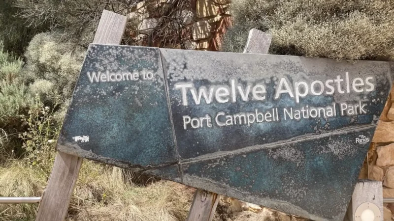 Can I take public transport to the Great Ocean Road?