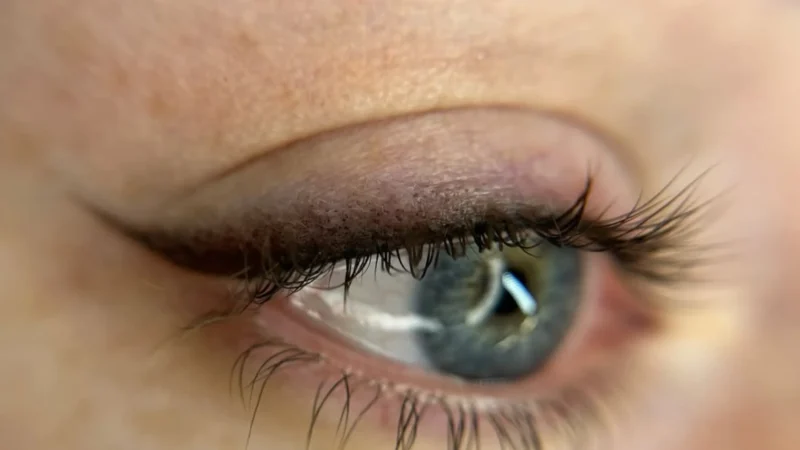 Eyeliner Tattoo Safety: Tips for Choosing a Professional