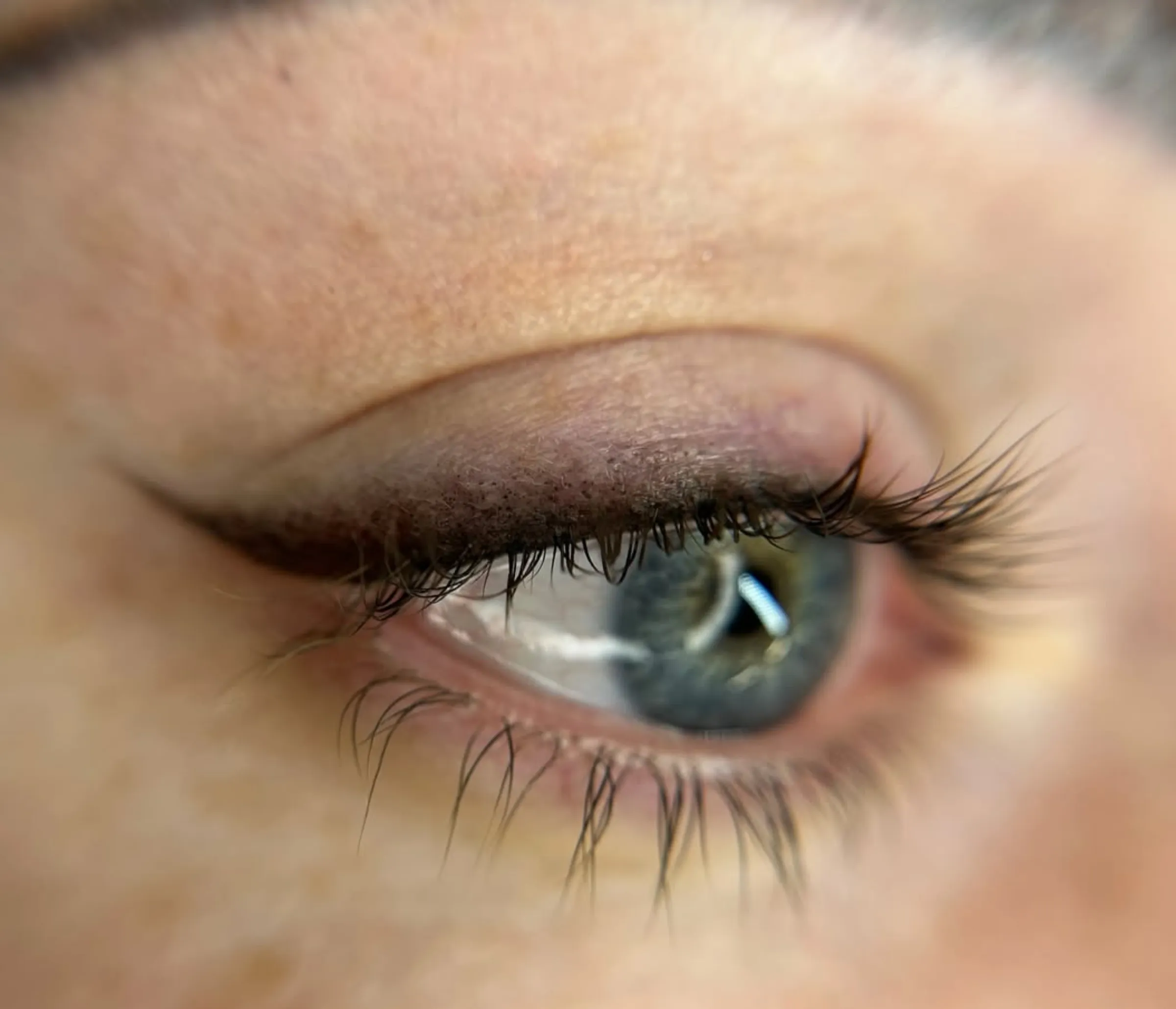 Eyeliner Tattoo Safety: Tips for Choosing a Professional